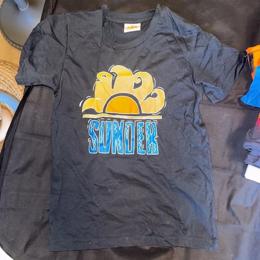 LOT OF 6 - SUNDEK BOY T-SHIRTS - NWOT - Size 6